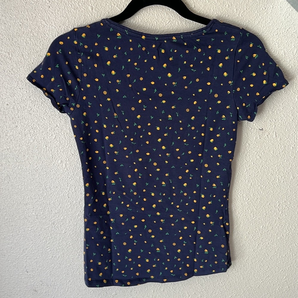 Navy Blue and Lemons Camaïeu Essentiel V-neck T-shirt Size Small - Picture 7 of 7